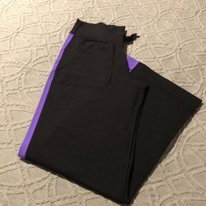 Like New! Lululemon Black purple yoga pant